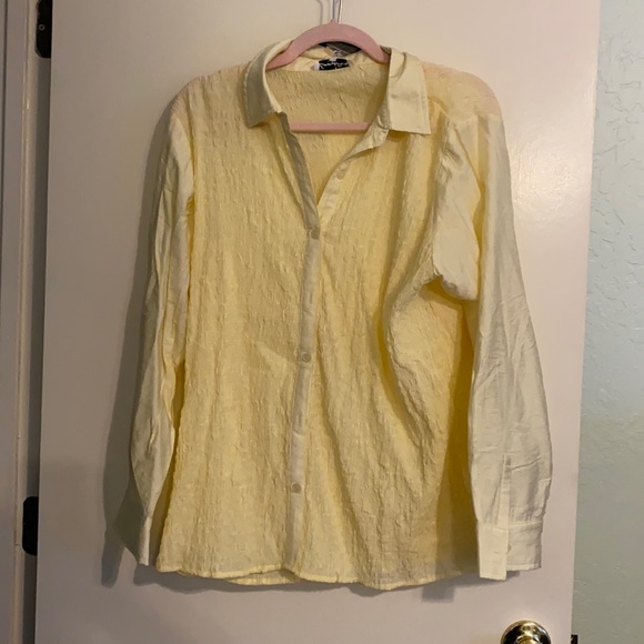 Yellow button up - Picture 1 of 1